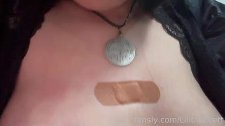 Lilith Lovett - Fansly Siterip/23.04.07 - Licking nipple clip at the request of a subscriber.mp4